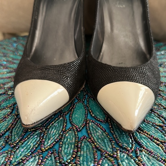 Stuart Weitzman black and white heels, shoes - Picture 3 of 5